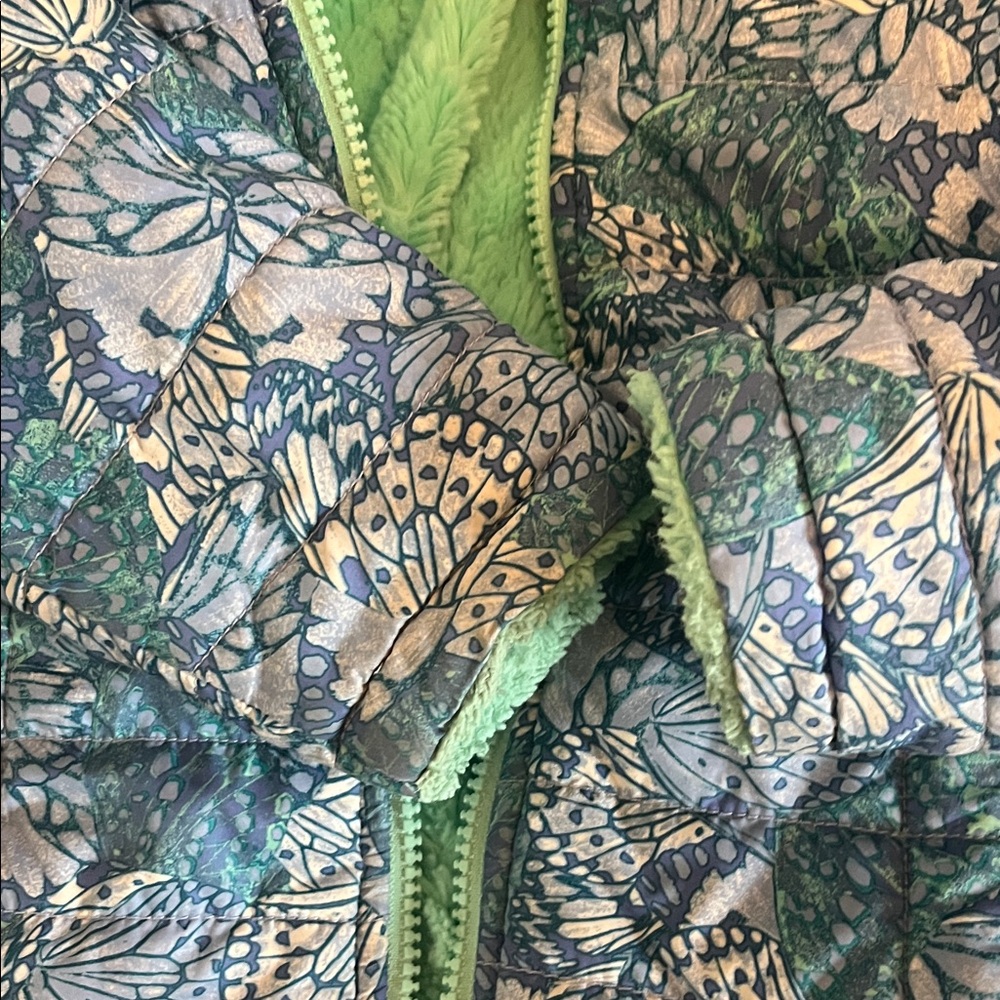 The North Face 3T Blue Floral butterfly Puffer Jacket -reversible Sherpa Lining! - Picture 3 of 7